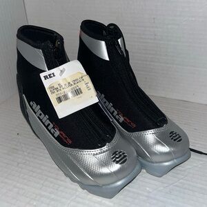 Alpina ST10 JR Nordic Cross Country Ski Boots Size EU31 US 13.5 NNN bindings New